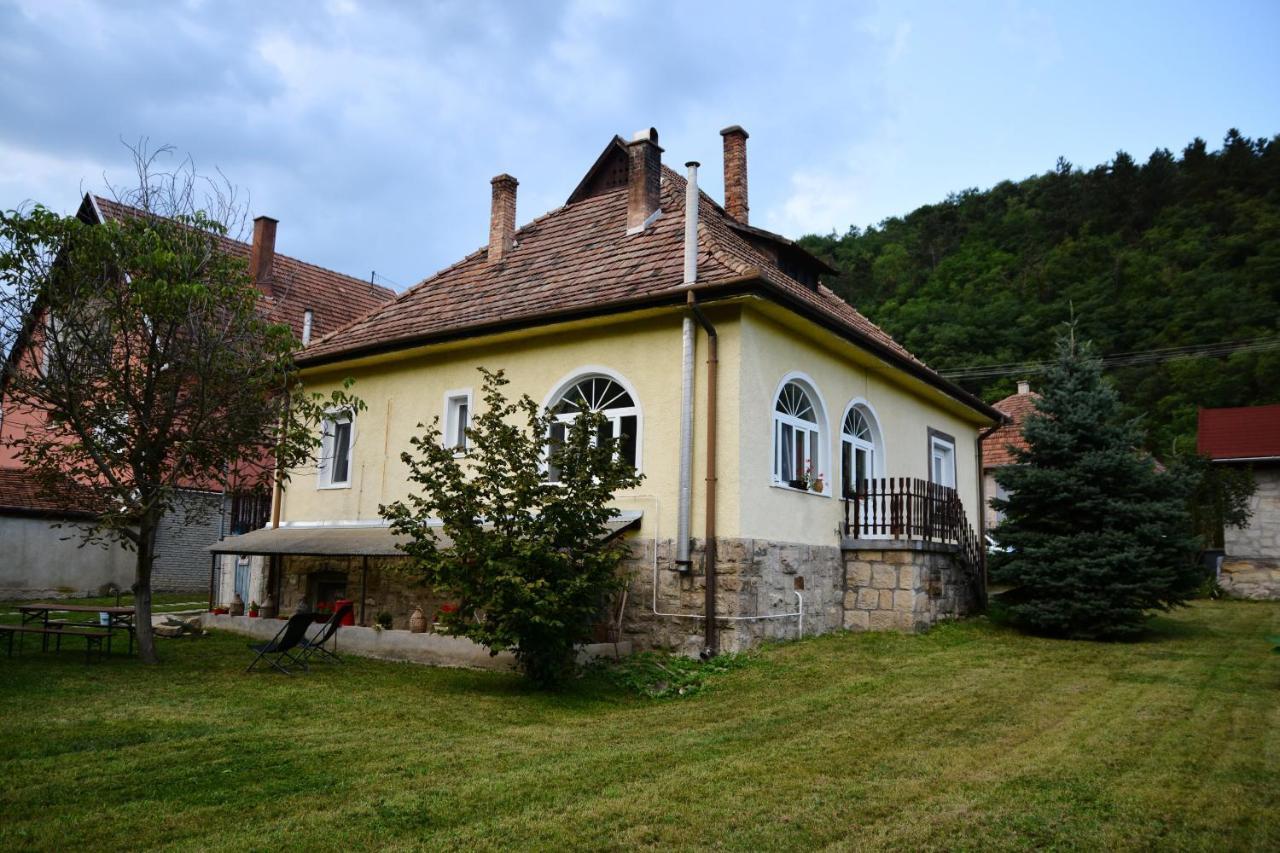 Halhaza Erdeszlak Apartman Sirok Exteriör bild